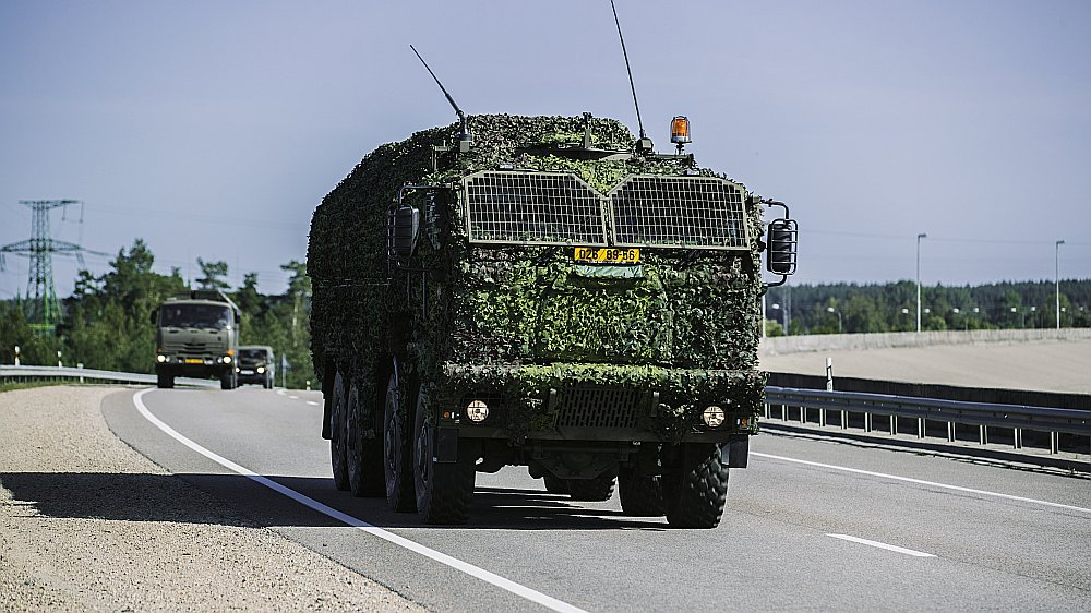 Uz mācībām ierodas sabiedroto spēku karavīri un militārā tehnika.