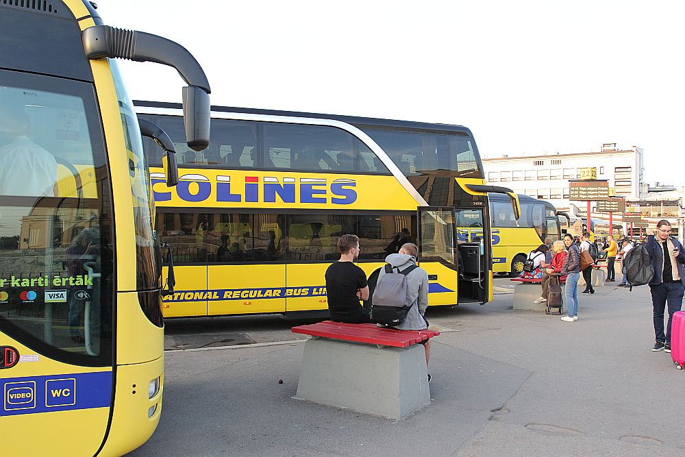 Vakar Rīgas starptautiskajā autoostā no Ukrainas ienāca seši “Ecolines” autobusi.