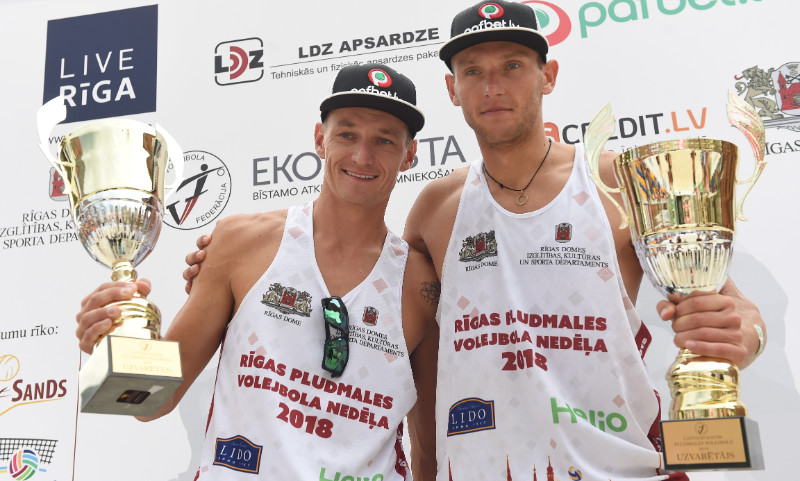 Mārtiņš Pļaviņš (pa kreisi) un Edgars Točs