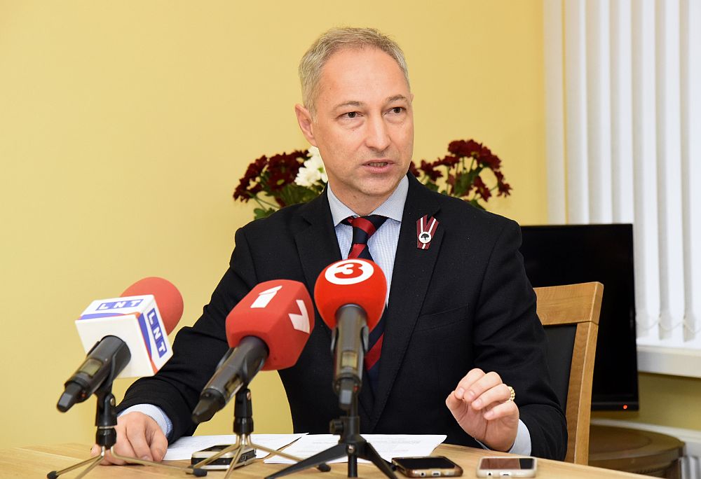Premjera amatam nominētais politiķis, Jaunās konservatīvās partijas līderis Jānis Bordāns preses konferencē informē par potenciālo nākamās valdības sastāvu un savu redzējumu par valdības darba plāna projektu.