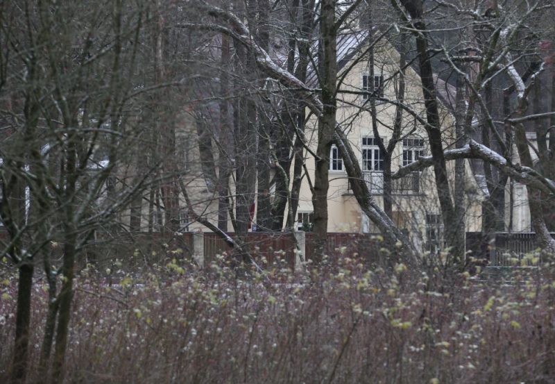 Priekšlikumu uz pusi samazināt aprēķināto nekustamā īpašuma nodokli Rīgas dome pat neskatīja.