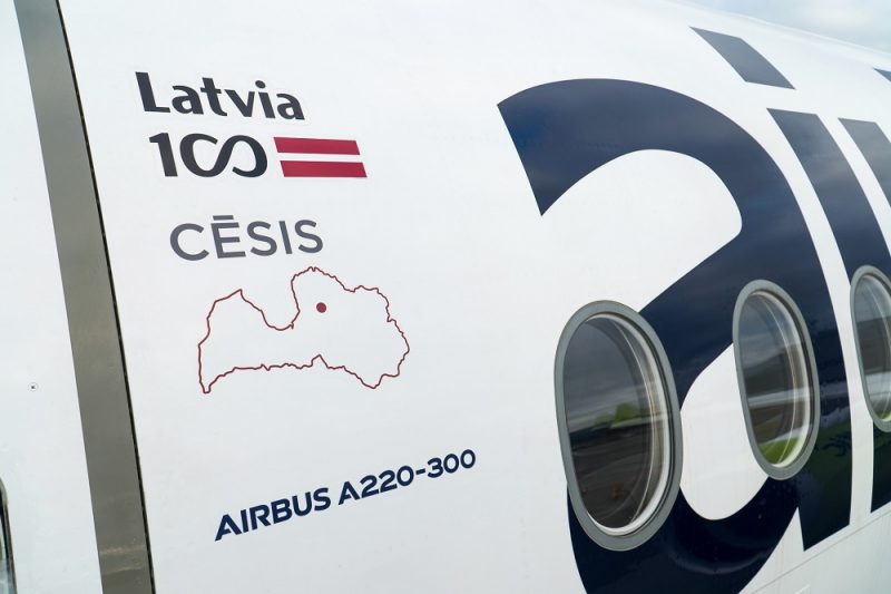 Visas “airBaltic” “Airbus A220-300” lidmašīnas nosauktas Latvijas mīlētāko pilsētu vārdos.