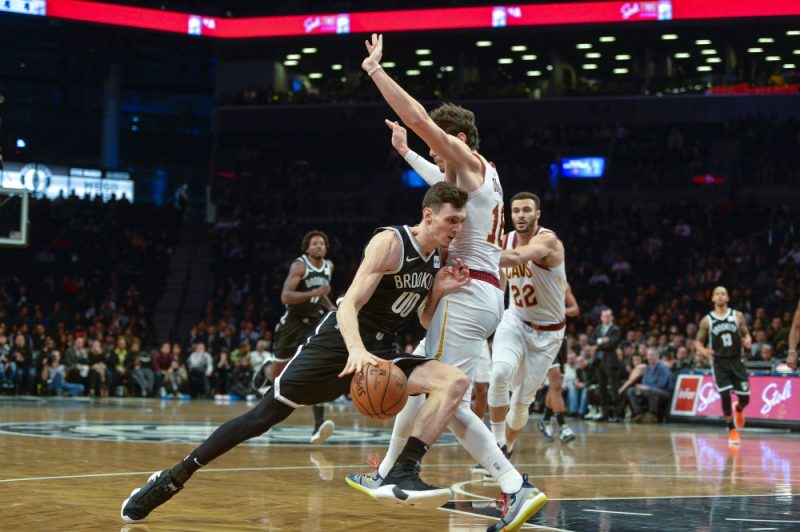 Rodions Kurucs uzbrukumā.