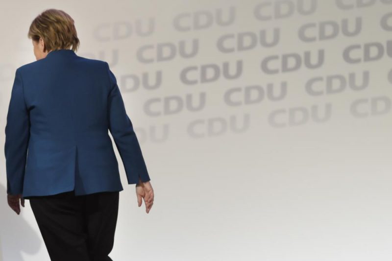 Vācijas kanclere Angela Merkele piektdien, atstājot Kristīgo demokrātu (CDU) vadītājas amatu,