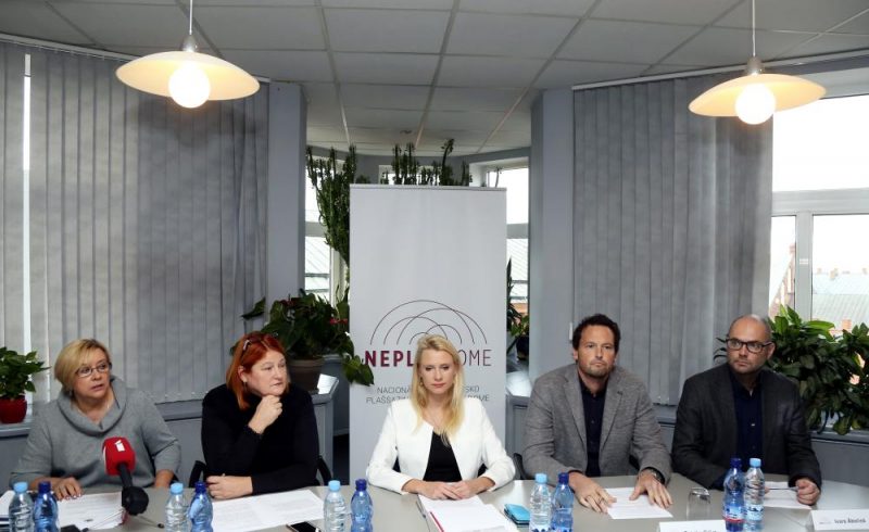 Nacionālās elektronisko plašsaziņas līdzekļu padomes (NEPLP) locekļi Gunta Līdaka (no kreisās), Aurēlija Ieva Druviete, Patriks Grīva un padomes priekšsēdētāja vietnieks Ivars Āboliņš 2018. gada decembrī.