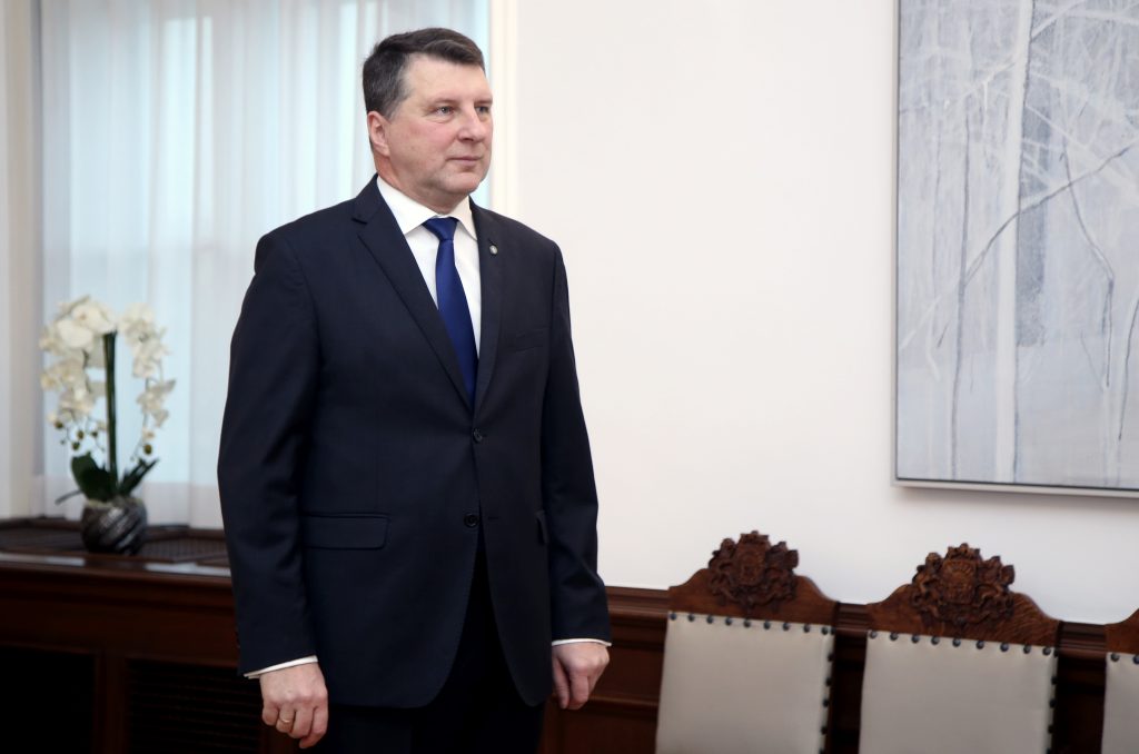 Valsts prezidents Raimonds Vējonis pirms tikšanās ar Jaunās konservatīvās partijas Saeimas frakcijas priekšsēdētāju Rīgas pilī, lai pārrunātu turpmāko valdības veidošanas procesu.