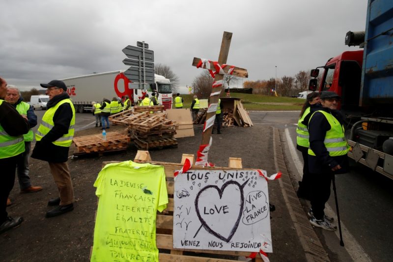 “Dzelteno vestu”protesti Francijā.