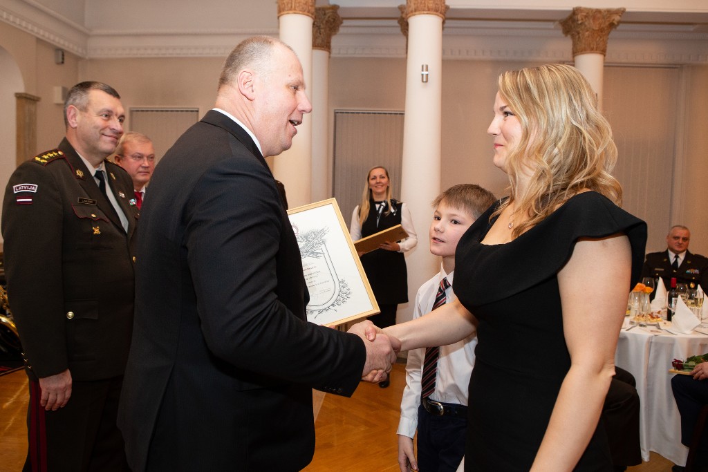 Aizsardzības ministra Raimonda Bergmaņa rīkotas svinīgas vakariņas aizsardzības nozares darba devējiem.