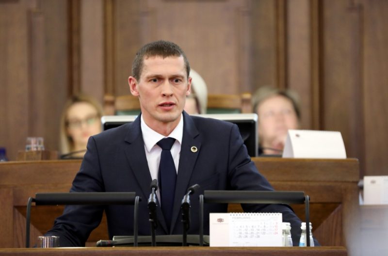 Saeimas deputāts Juris Jurašs uzstājas debatēs Saeimas sēdē, 31.01.2019.