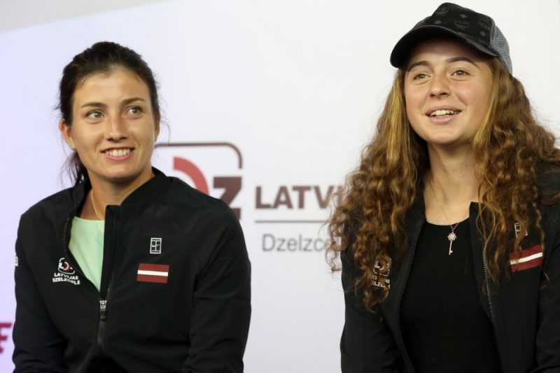 Anastasija Sevastova un Aļona Ostapenko.