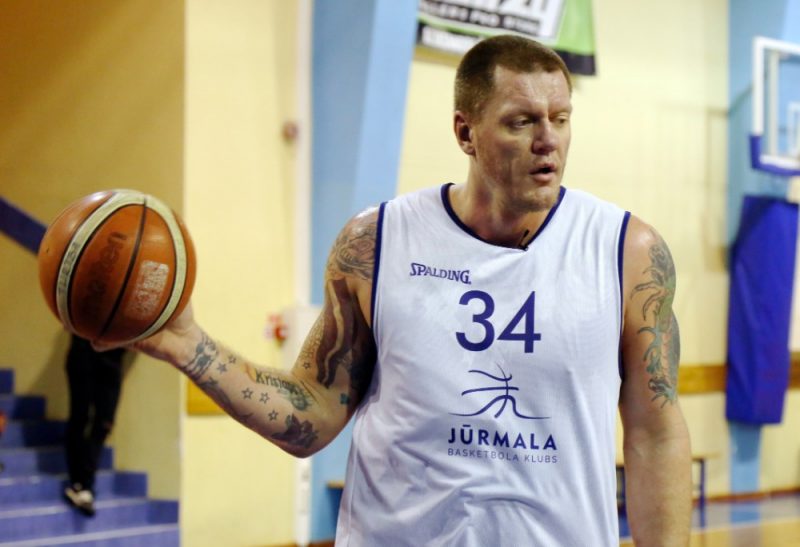 Kaspars Kambala licis punktu basketbolista karjerai, bet sportā paliks, jo vēlas boksēties.