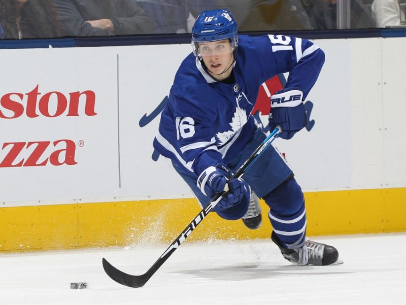Mitčs Marners ir viens no “Maple Leafs” jaunajiem līderiem, piedevām hokejists ar plašu sirdi.
