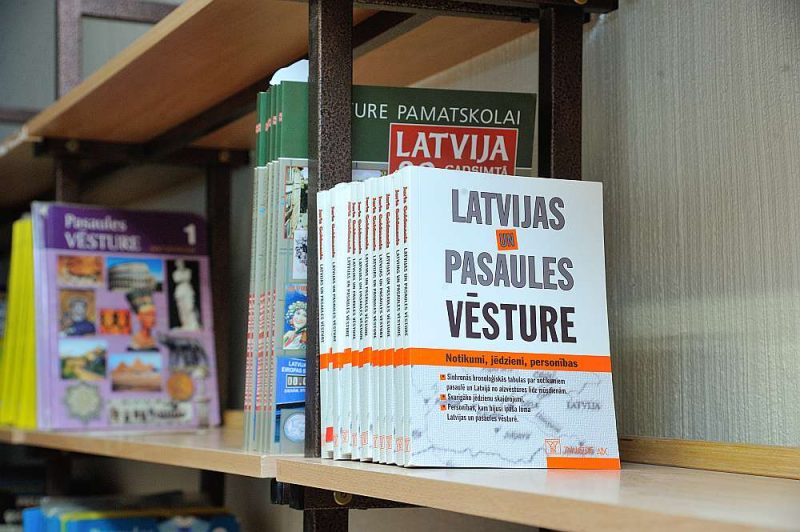 Rīgas 34. vidusskolā gaidāmo reformu negaida ar lielu satraukumu, jo skolā jau tagad, piemēram, 7. klasē 70 procenti mācību vielas apgūst latviski.