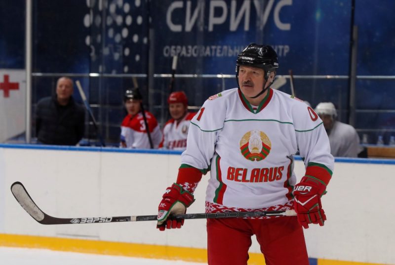 Kvēlais hokeja mīļotājs Aleksandrs Lukašenko kārtējo reizi kritiski izteicies par savas valsts hokejistiem.