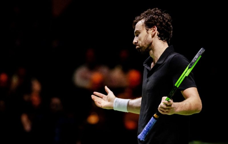 Ernests Gulbis Marseļā zaudēja par sevi desmit gadus jaunākam pretiniekam.
