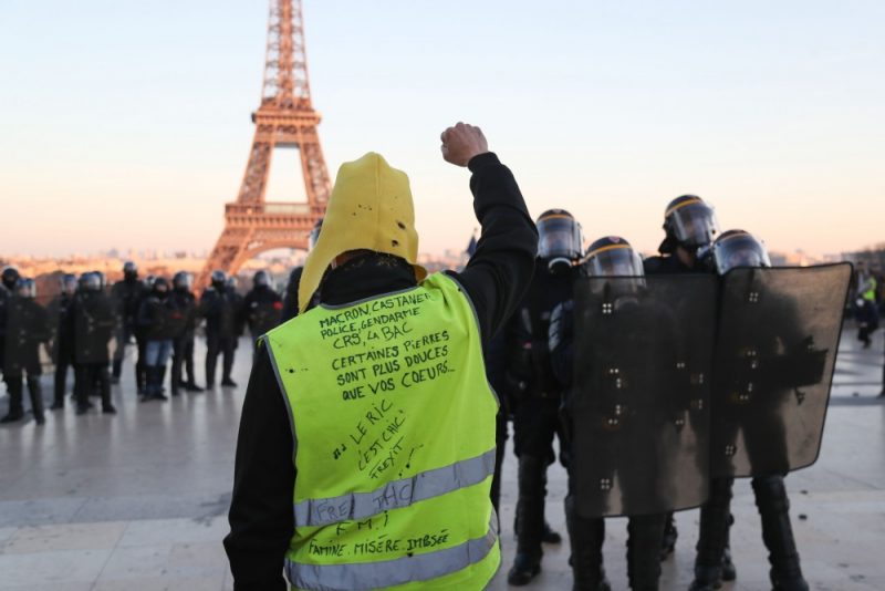 “Dzelteno vestu” protesti turpinās jau 15.nedēļu pēc kārtas, 23.02.2019.