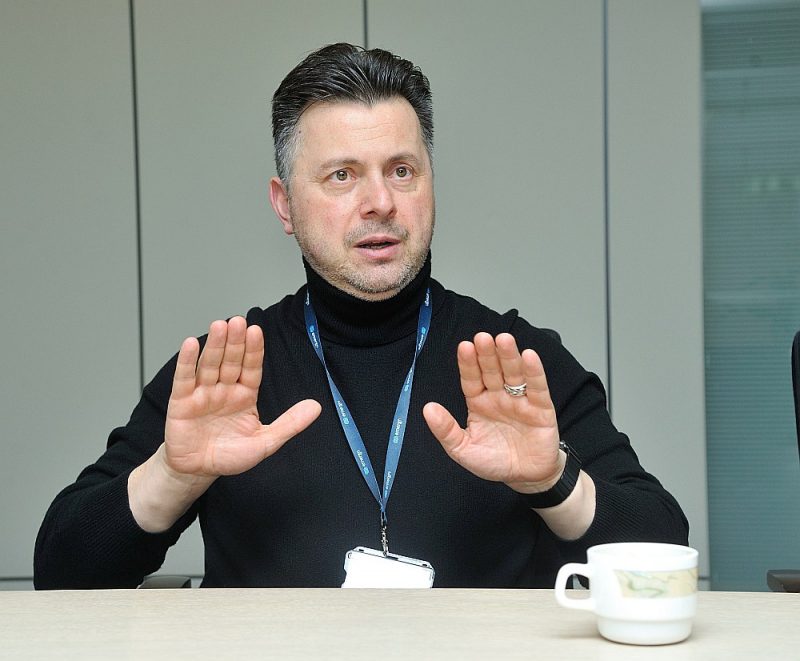 “Emergn” ģenerāldirektors Alekss Adamopuls: “Gribam būt līderi produktu vadības sfērā. Lai jebkura lielā korporācija, publiskā sektora pārstāvji u. c. vispirms iedomātos par mums, kad viņiem nepieciešams kāds jauns risinājums.”