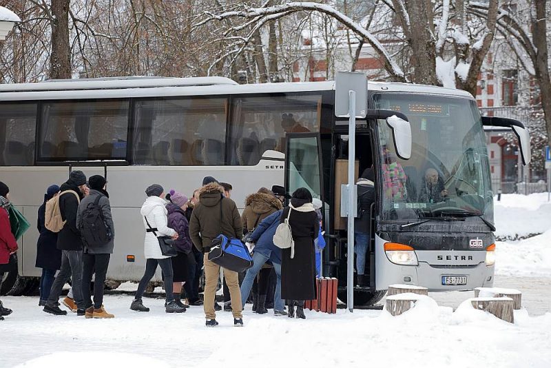 Iespējamie reisi, kuriem varētu samazināt dotācijas, ir arī Cēsis–Rīga un Cēsis–Valmiera.