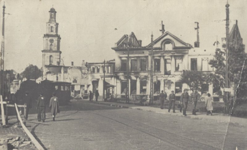 Ebreji Liepājas ielās.
