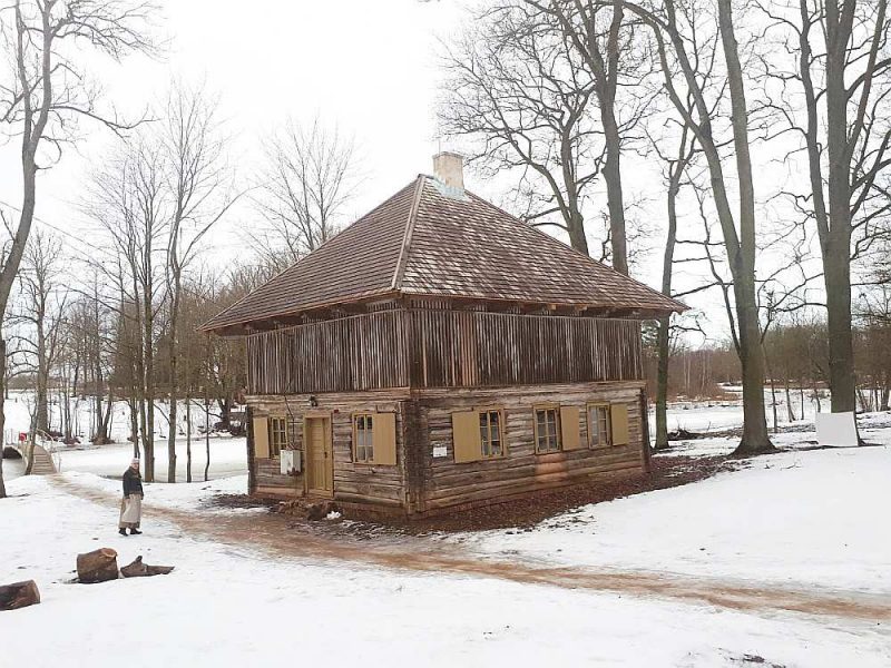 Lielplatones muižas ansambļa ēkas “Vešūzis” restaurācija.