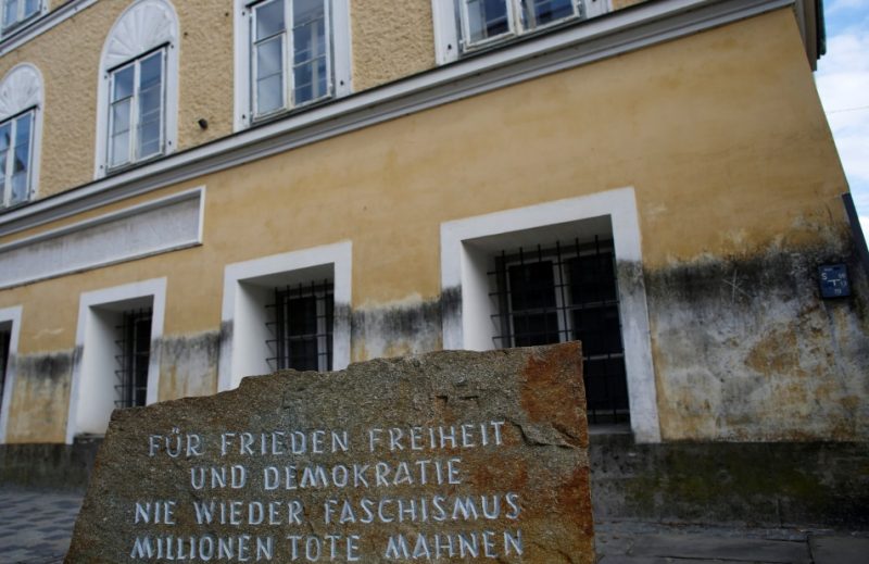 Māja Braunavā, kurā piedzima Ādolfs Hitlers.