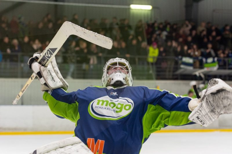 “Mogo” vārtsargs Henrijs Ančs.