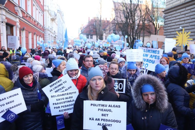 Skolotāju pikets pie Saeimas, 20.03.2019.