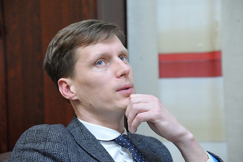 Ekonomikas ministrs Ralfs Nemiro grozījumus Elektroenerģijas tirgus likumā OIK atcelšanai Ministru kabinetā iesniegs marta beigās. Kopā ar to būs iespējams iepazīties arī ar OIK likvidēšanas juridiskajiem aspektiem, ko par 9500 eiro veic auditorkompānija “KPMG”.