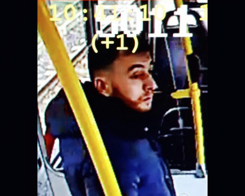Policija izplatījusi aizdomās turētā fotogrāfiju, identificējot meklējamo kā Gokmanu Tanisu.
