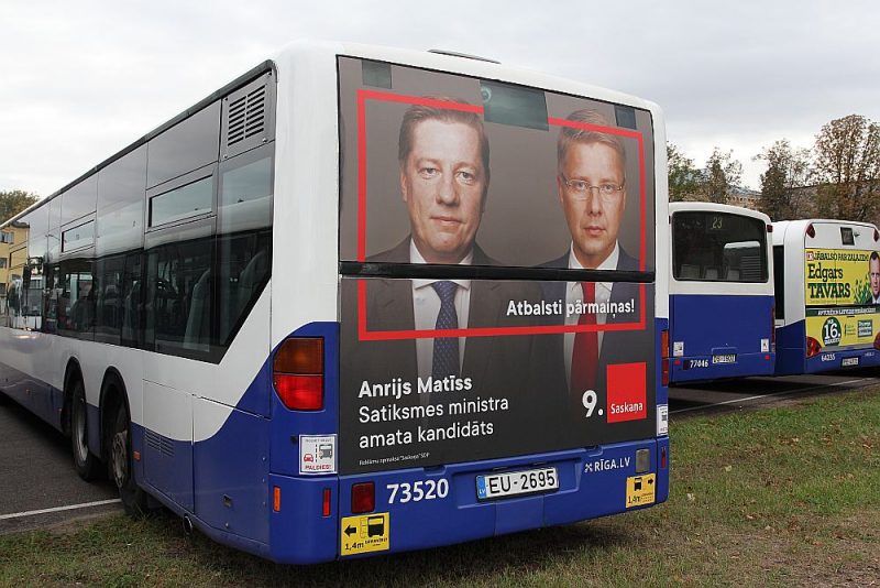 Anrijs Matīss 13. Saeimas vēlēšanās startēja partijas “Saskaņa” sarakstā, tika pieteikts kā satiksmes ministra kandidāts. Neticis Saeimā, vēlāk tika pie pagaidu vadītāja darba Rīgas domes kontrolētajā “Rīgas satiksmē”. Ironiski, ka tagad viņam tomēr šķiras ceļi ar Rīgas domes priekšsēdētāju Nilu Ušakovu, partijas “Saskaņa” līderi, ar kuru kopā gozējās priekšvēlēšanu plakātos uz “Rīgas satiksmes” autobusiem. “Atbalsti pārmaiņas!” – bija “Saskaņas” devīze. Taču A. Matīsa rosinātās pārmaiņas “Rīgas satiksmē” N. Ušakovs īsti neesot atbalstījis…