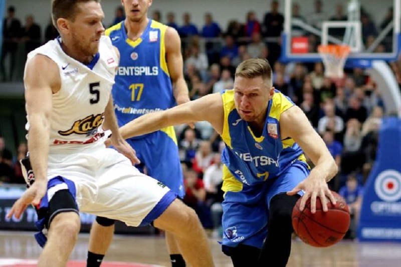 “Ventspils” basketbolisti mačā pret “Kalev/Cramo” nodrošināja pirmo vietu apvienotā čempionāta pamatturnīrā.