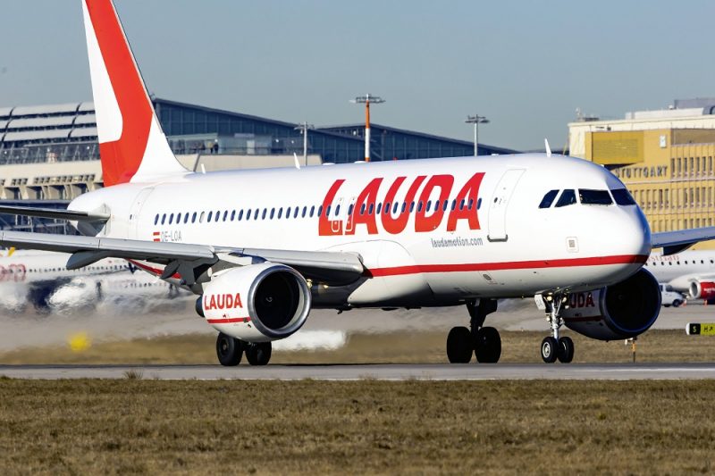 Lidsabiedrības “Laudamotion” lidmašīna.
