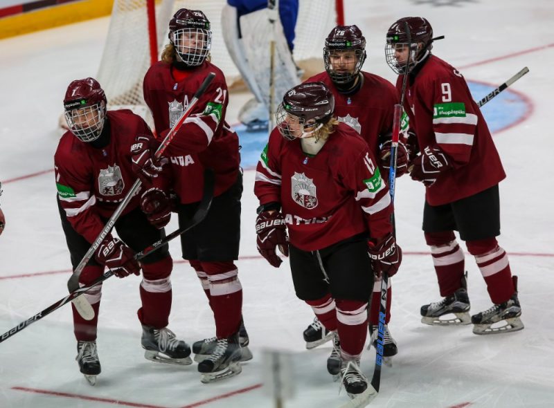 Latvijas U-18 izlases hokejisti.
