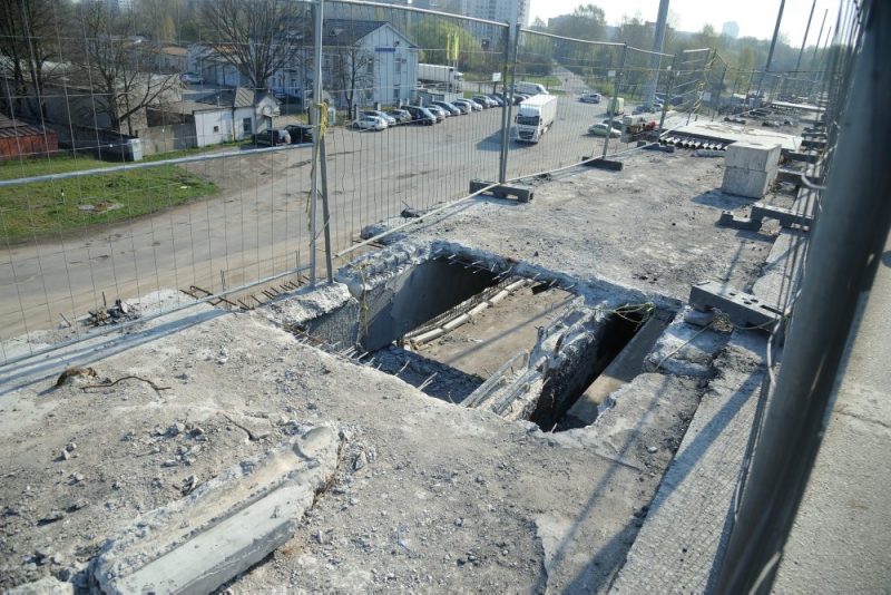 Deglava tilts 2019. gada 23. aprīļa rītā, ka iekšlietu ministrs paziņojis, ka tiltu drošības apsvērumu dēļ slēgs.