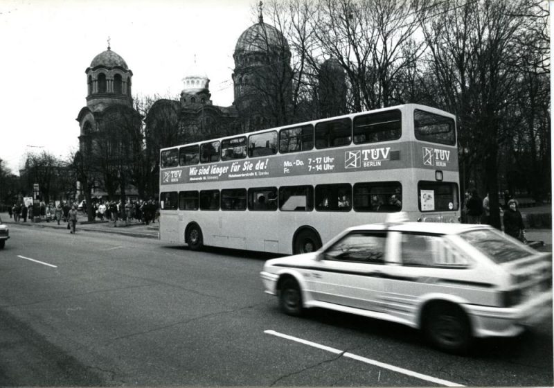 Rīgas Motormuzeja jubilejā apmeklētājus vizinās retro autobuss