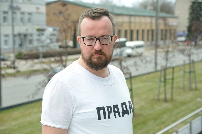 Toms Ķencis: “Padomju folklora tika vākta pat no bērnudārzu sienasavīzēm. Bija diezgan daudz mīklu ar jaunu saturu. Piemēram: “Kas tas ir – rijīgs kā kaķis, bet nav kaķis?””