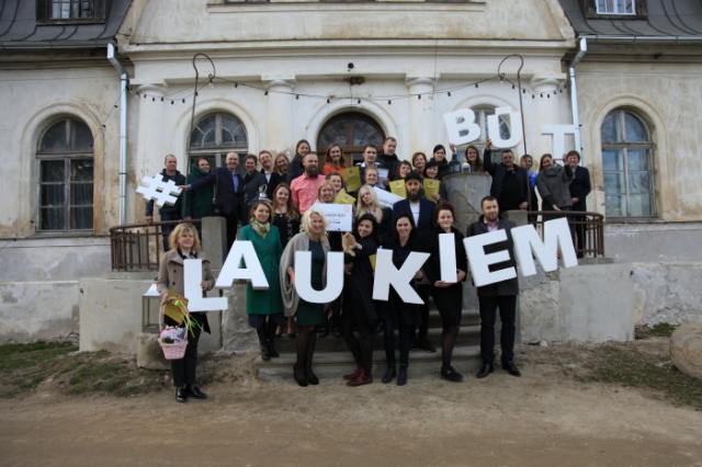 Iepriekšējā konkursa “Laukiem būt” uzvarētāji.