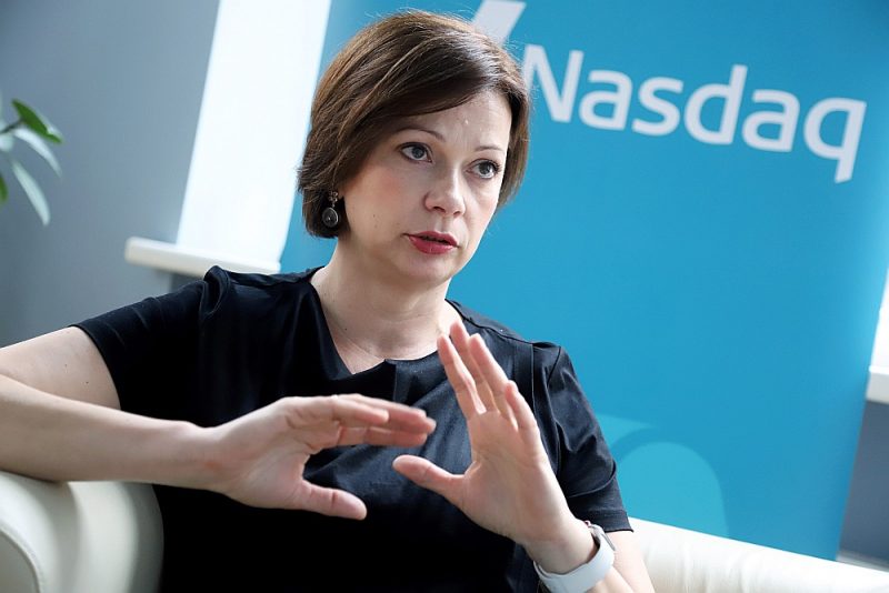 “Nasdaq Riga” valdes priekšsēdētāja Daiga Auziņa-Melalksne: “Kapitāla tirgus ir mehānisms, kas palīdz “snaudošo” naudu pārvērst investīcijās un dzen uz priekšu ekonomiku. Izpratnes par to, ko spēj dot kapitāla tirgus, Latvijā nepietiek.”