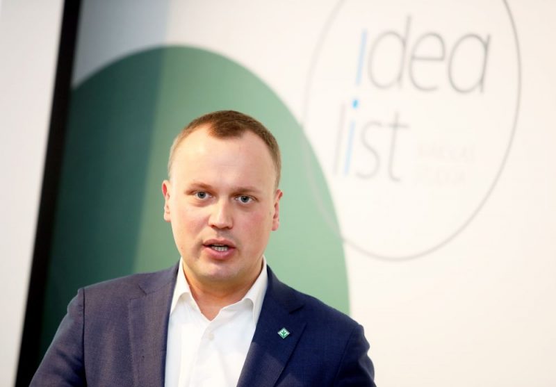 Latvijas Zaļās partijas valdes priekšsēdētāja pienākumus turpinās pildīt Edgars Tavars, ar 294 balsīm par un 39 – pret lēma partijas kongress.