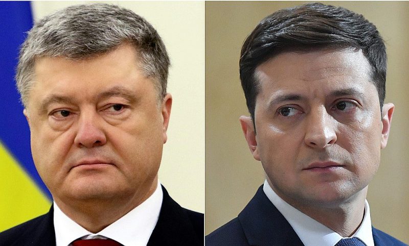 Ukrainas prezidenta vēlēšanu otrajā kārtā 21. aprīlī sacentīsies pašreizējais valsts vadītājs Petro Porošenko (no kreisās) un aktieris komiķis Volodimirs Zeļenskis.