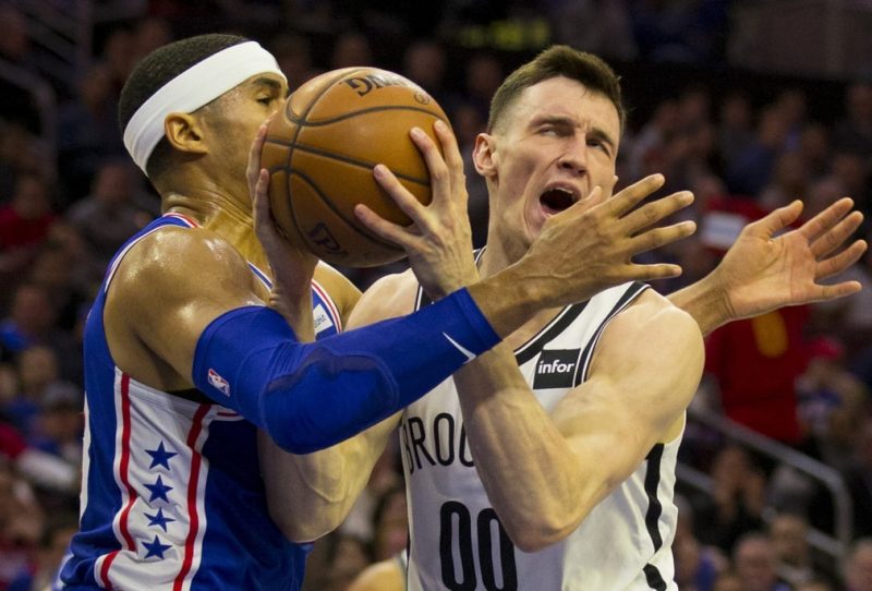 Rodions Kurucs sevi par puiku neļauj saukt un gatavs pretiniekam savu vārdu iemācīt ar elkoņu palīdzību.
