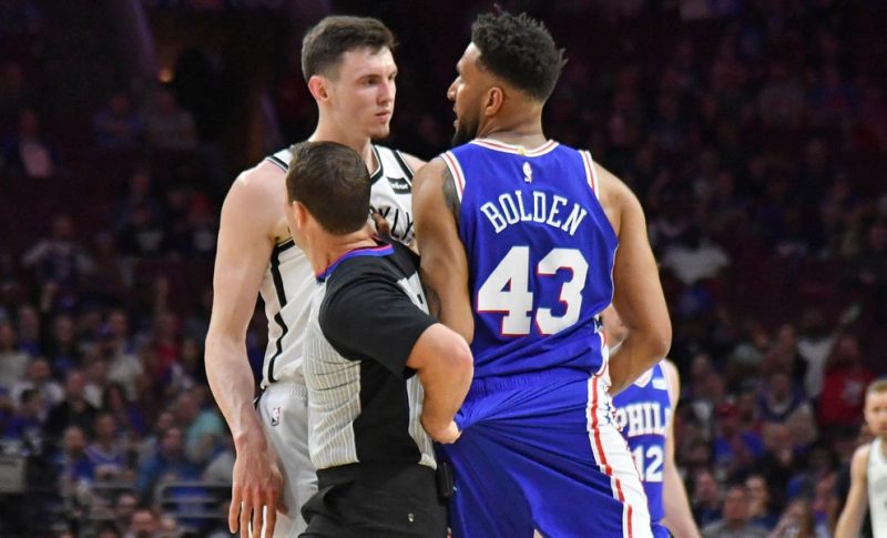 Rodions Kurucs par asumiem pret Džonā Boldenu sezonas pēdējā spēlē tika izraidīts no zāles.