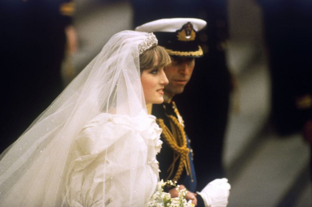 Princese Diāna un princis Čārlzs savā kāzu dienā – 1981.gada 29.jūlijā.