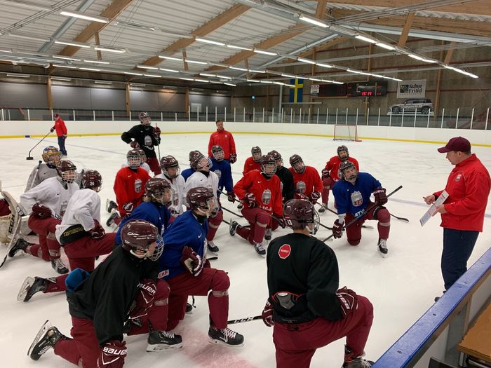 Latvijas U-18 hokeja izlase.