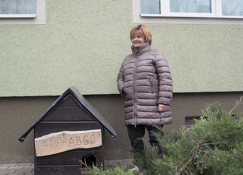 Mājas atjaunošanas pasākumi deva cerēto rezultātu, tagad atzīst dzīvokļu īpašnieku biedrības “AB60” valdes priekšsēdētāja Anita Bērziņa.