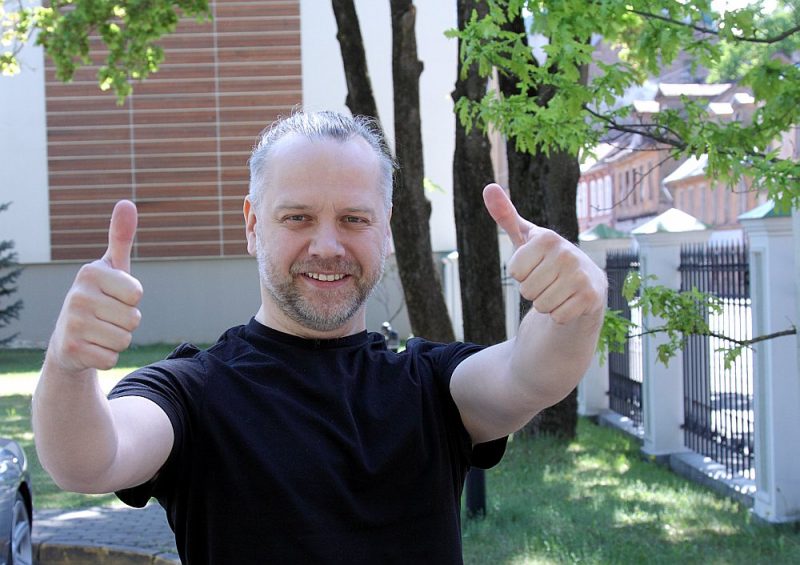 Edžus Arums: “Neatceros gadījumu, kad mums koncertā nebūtu bijusi pilna zāle. Tā laikam ir pati lielākā balva no skatītājiem.”