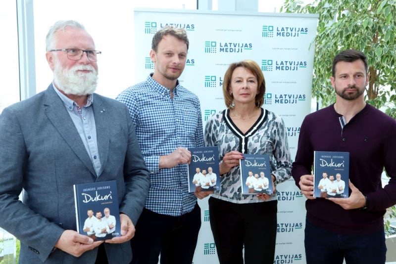 Grāmatas "Dukuri. Ledus karaļi dzīvē" atvēršana Latvijas Nacionālajā bibliotēkā