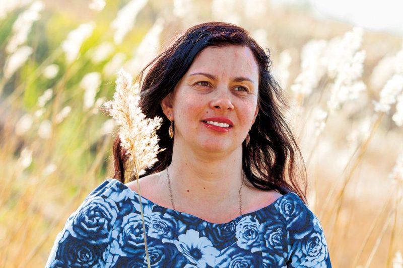 Ilze Alksne ar vīru Zigmāru laimīgā laulībā nodzīvojuši jau 22 gadus. Ģimenē tiek lolotas un skolotas sešas atvases. Ilze uzskata, ka viņa ir laimīga sieviete, jo viņai tik daudz bērnu – visi veseli, mīļi un atsaucīgi.