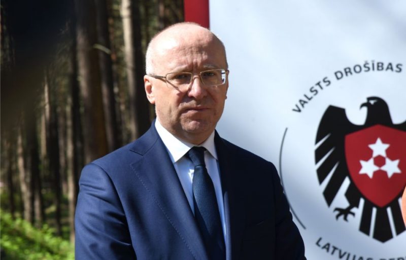 Valsts drošības dienesta (VDD) priekšnieks Normunds Mežviets piedalās preses konferencē VDD organizēto pretterorisma mācību "Pūlis 2019" laikā Mežaparkā.