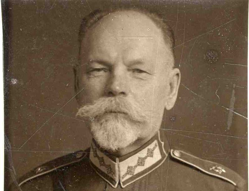 Ģenerālis Dāvids Sīmansons 1927. gadā. Pēdējos dzīves gados pirmais virspavēlnieks daudz lasīja, apguva grieķu valodu un matemātiku, plānoja rakstīt atmiņas.